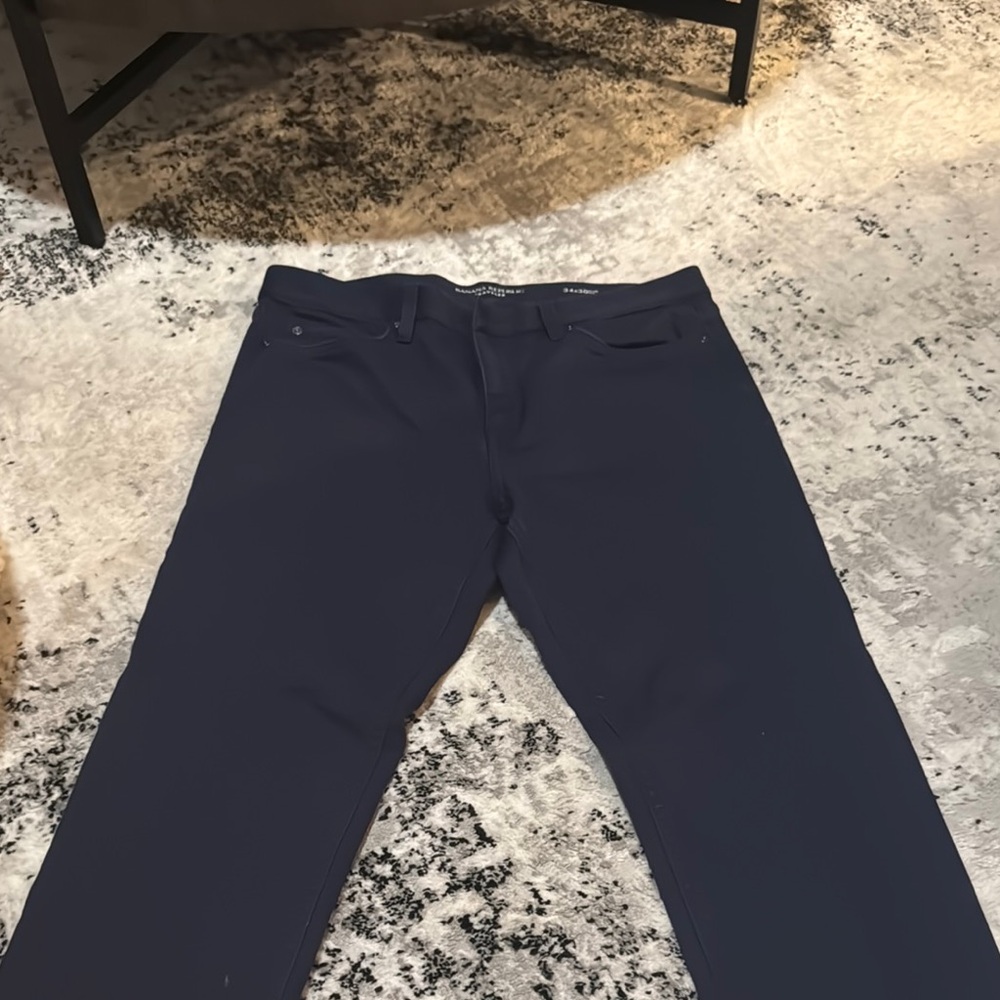 Banana Republic. Men’s, blue, TRAVELER jeans. NWOT.